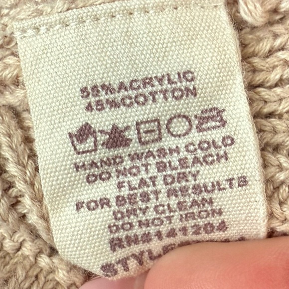 Hem & Thread Cropped Lace-Up Sweater Tank Top from Buckle - Picture 7 of 7